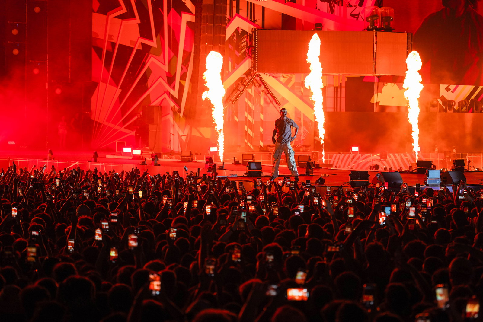 What Global Superstars Really Think About Beach, Please! Festival